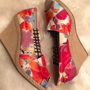 Tom’s Stella Peep-Toe Wedges